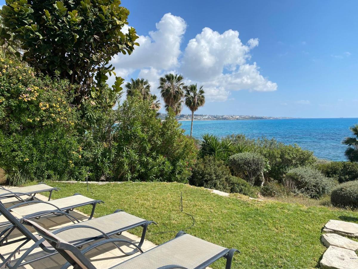 Amazing Front Line Villa In Coral Bay Peyia Luaran gambar
